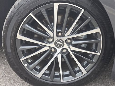 Certified 2025 Lexus ES 350 w/ Premium Package image 18