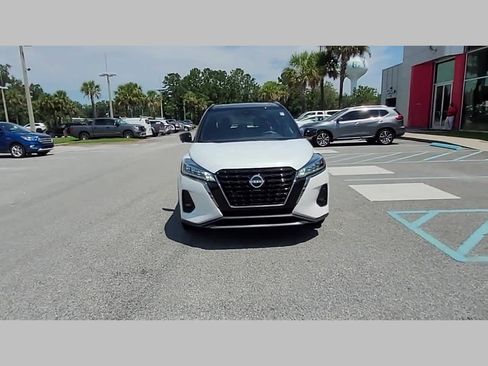 Used 2024 Nissan Kicks SR image 20