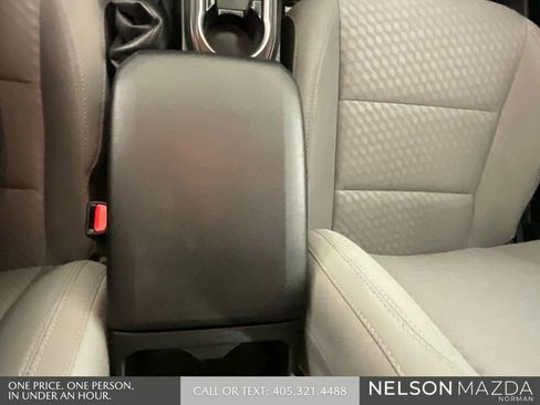 Used 2022 Toyota Tacoma SR AWD/4WD image 39