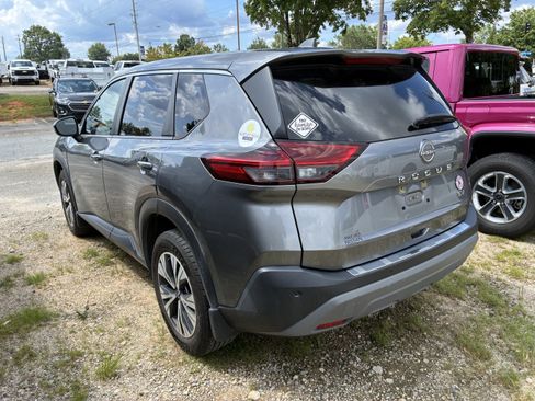Used 2022 Nissan Rogue SV FWD image 6