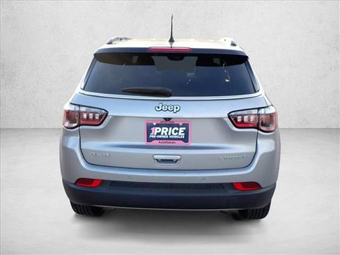 Used 2024 Jeep Compass Limited image 3