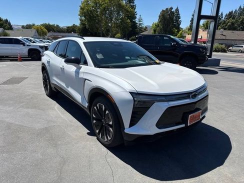 Used 2024 Chevrolet Blazer EV RS AWD/4WD image 3