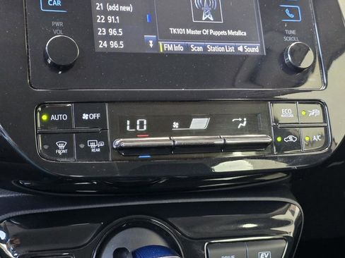 Used 2019 Toyota Prius XLE image 16