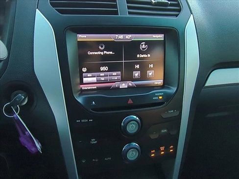 Used 2013 Ford Explorer XLT image 12