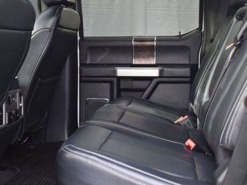 Used 2022 Ford F250 Lariat w/ Black Appearance Package image 13