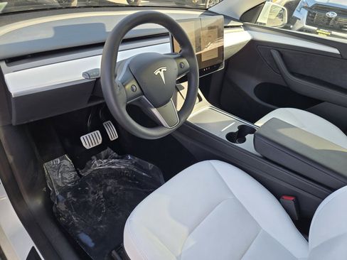 Used 2022 Tesla Model Y Performance AWD/4WD image 10