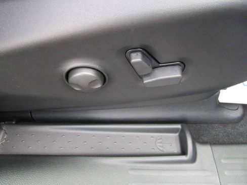 New 2026 Chrysler Pacifica Select FWD image 19