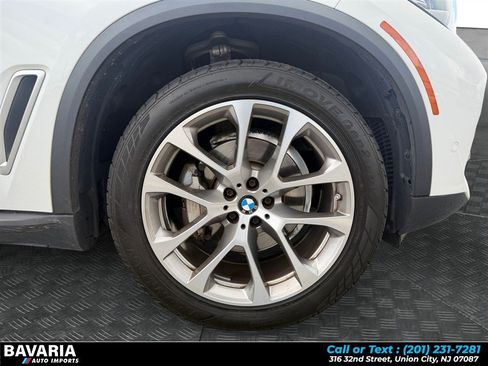 Used 2022 BMW X5 xDrive40i w/ Premium Package AWD/4WD image 9