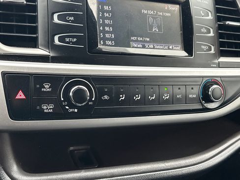 Used 2019 Toyota Highlander LE image 21