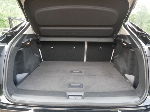 Certified 2023 Nissan Ariya AWD image 18