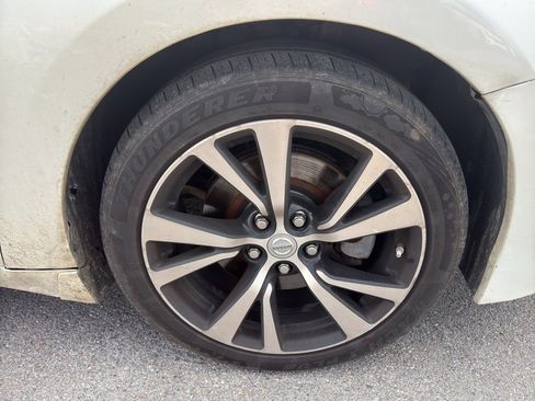 Used 2018 Nissan Maxima 3.5 S image 12