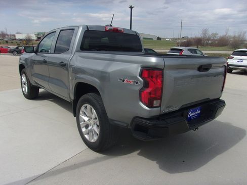 Used 2023 Chevrolet Colorado W/T image 8