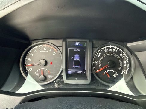 Used 2018 Toyota Tacoma SR RWD image 28