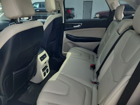 Used 2020 Ford Edge Titanium w/ Equipment Group 301A FWD image 17