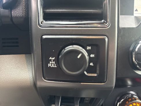 Used 2019 Ford F250 XLT w/ XLT Premium Package image 35