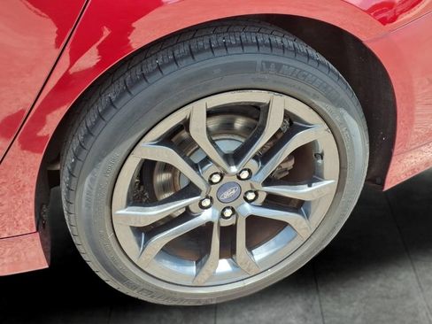 Used 2018 Ford Fusion SE w/ Equipment Group 201A FWD image 7