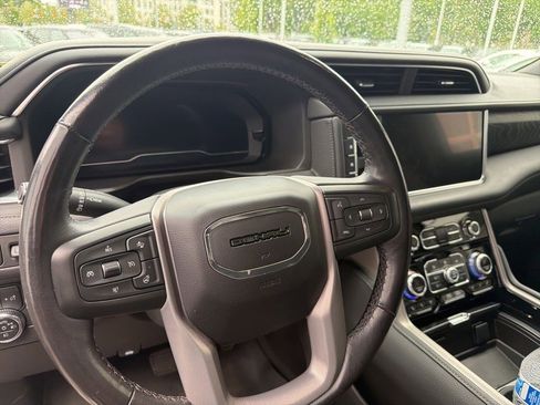 Used 2022 GMC Yukon Denali AWD/4WD image 14