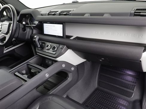 Used 2023 Land Rover Defender 110 SE image 20