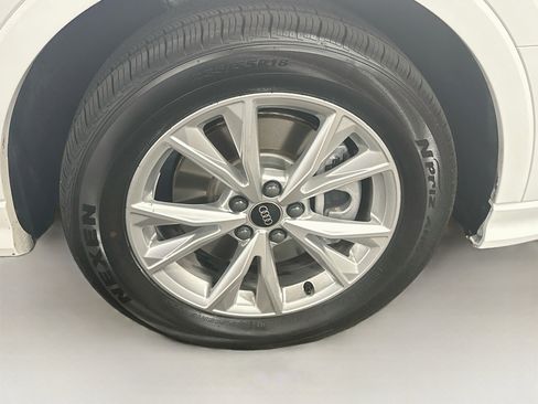 Used 2024 Audi Q3 2.0T Premium AWD/4WD image 11