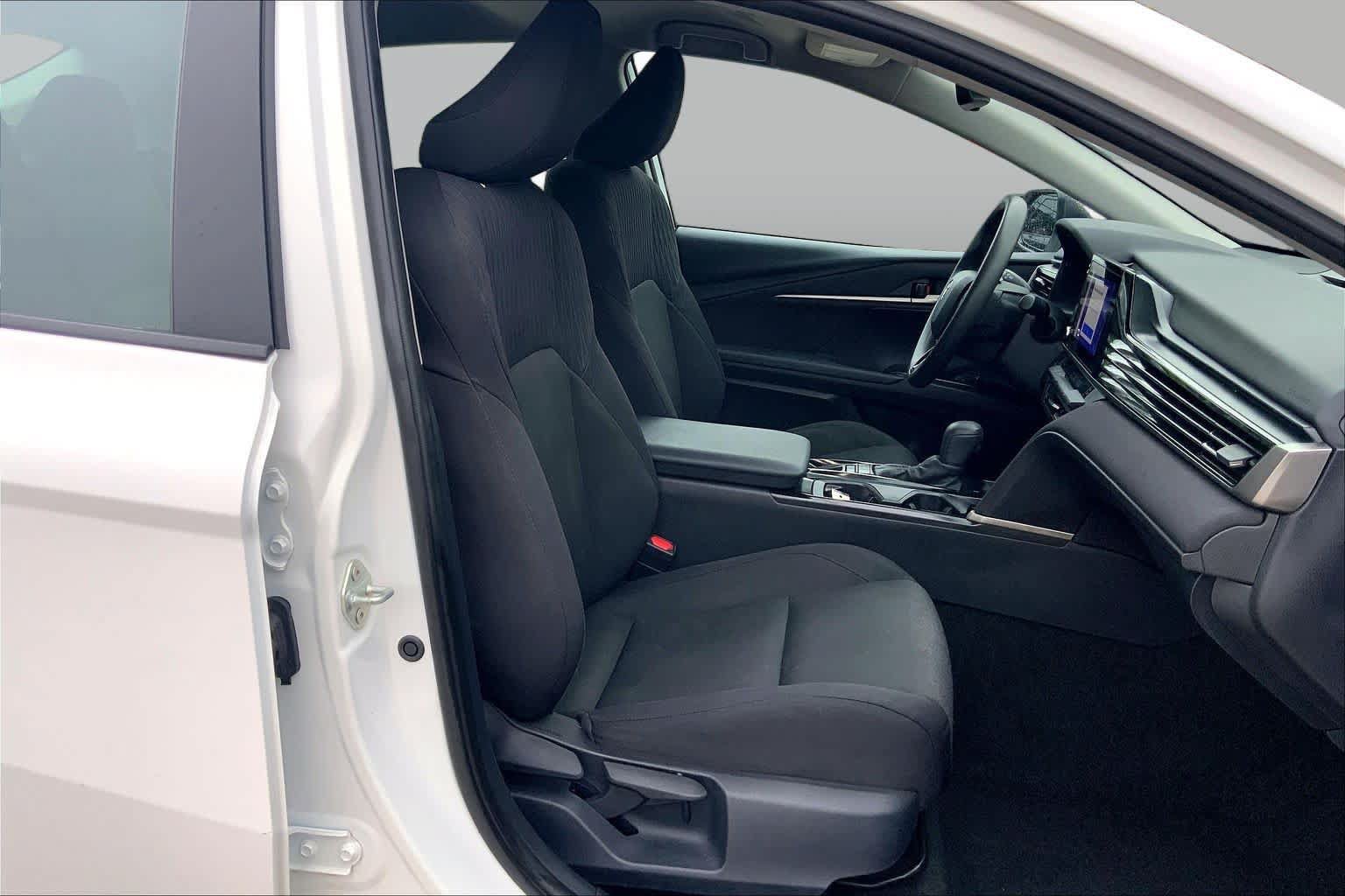 Used 2025 Toyota Camry LE w/ Convenience Package FWD image 9