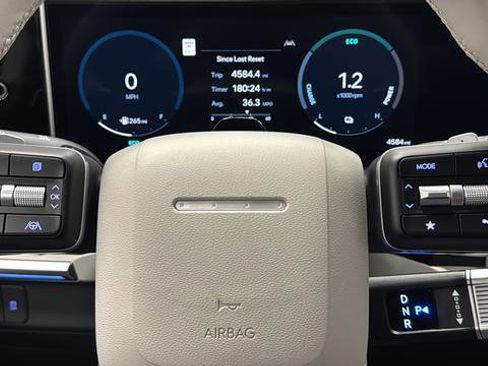 Used 2025 Hyundai Santa Fe Limited image 16