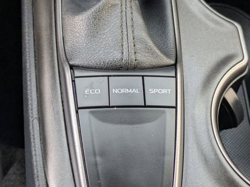 Used 2024 Toyota Camry SE image 16