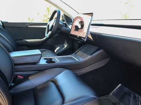 Used 2025 Tesla Model Y Performance AWD/4WD image 15
