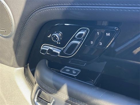 Used 2018 Land Rover Range Rover HSE image 20