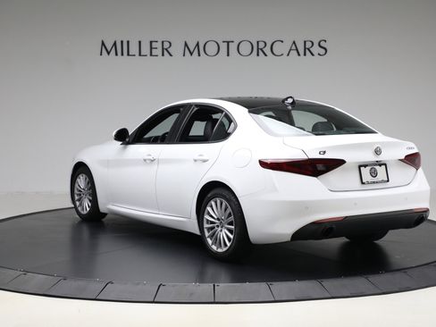 Used 2022 Alfa Romeo Giulia Sprint image 5