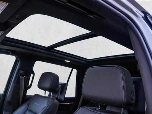 Used 2021 GMC Yukon Denali w/ Denali Ultimate Package image 11