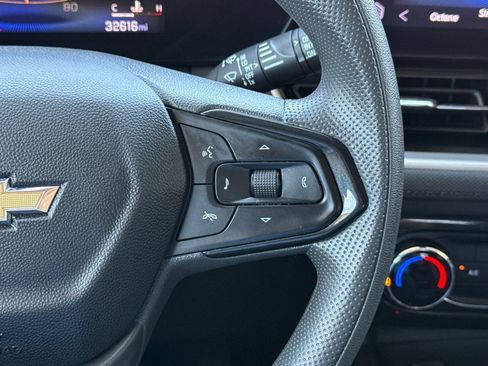 Used 2025 Chevrolet TrailBlazer LT FWD image 35