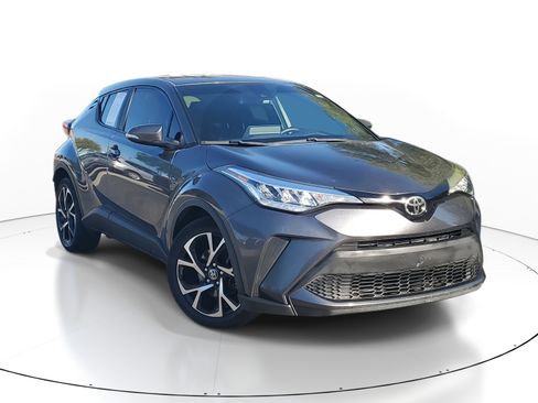 Used 2020 Toyota C-HR XLE image 1