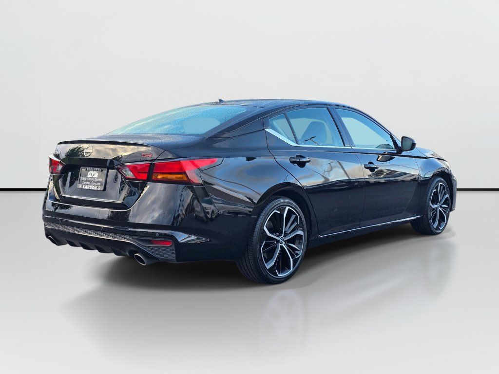 Used 2025 Nissan Altima 2.5 SR FWD image 5