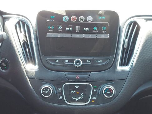 Used 2018 Chevrolet Malibu LT FWD image 13