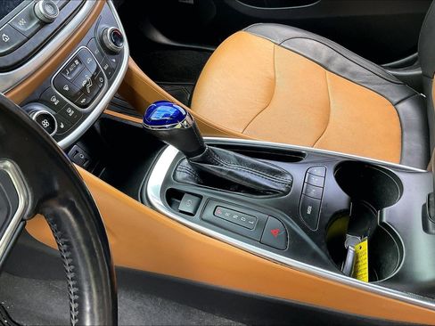Used 2018 Chevrolet Volt Premier w/ Driver Confidence Package FWD image 14