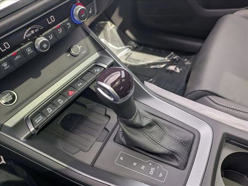 New 2025 Audi Q3 2.0T Premium image 11