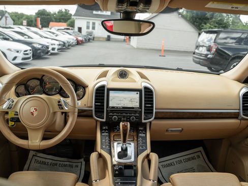 Used 2014 Porsche Cayenne Diesel AWD/4WD image 17