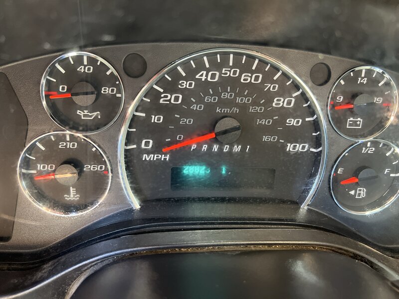 Used 2014 Chevrolet Express 2500 RWD image 8
