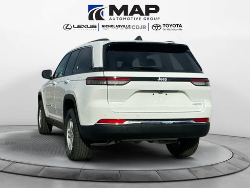 New 2025 Jeep Grand Cherokee Laredo image 3