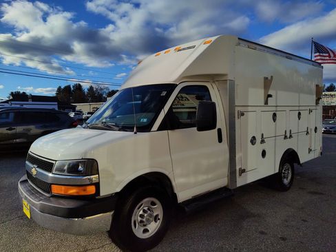 Used 2012 Chevrolet Express 3500 image 4