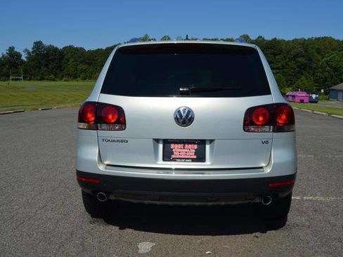 Used 2009 Volkswagen Touareg VR6 image 6
