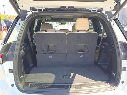 New 2026 Jeep Grand Cherokee L Limited AWD/4WD image 10