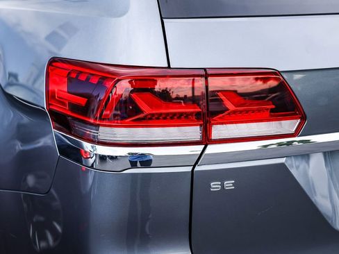 Used 2021 Volkswagen Atlas SE w/ Panoramic Sunroof Package image 9