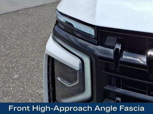 Used 2025 Chevrolet Suburban Z71 AWD/4WD image 29