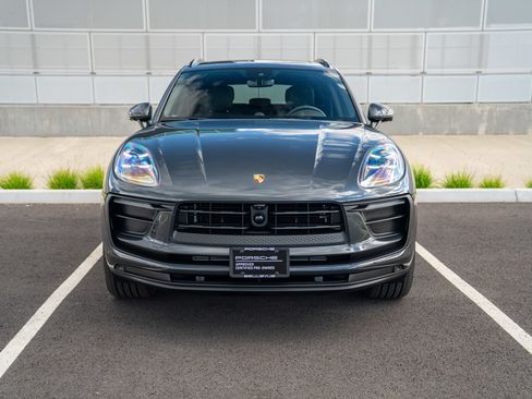 Certified 2026 Porsche Macan AWD/4WD image 6