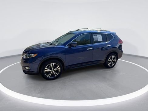 Used 2019 Nissan Rogue SV w/ Premium Package image 4