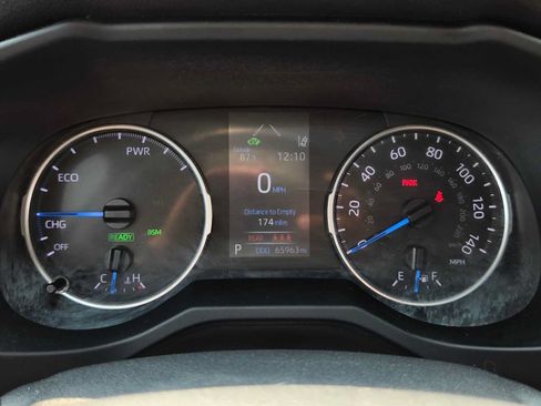 Used 2022 Toyota RAV4 XLE Premium AWD/4WD image 25