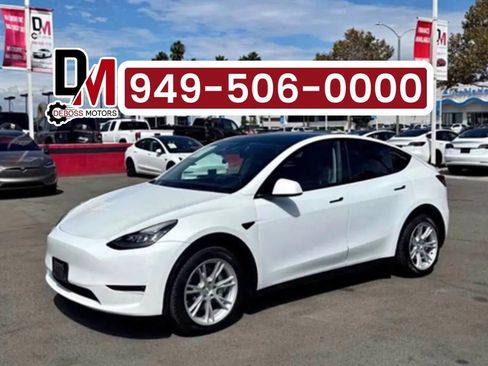 Used 2022 Tesla Model Y Long Range image 1