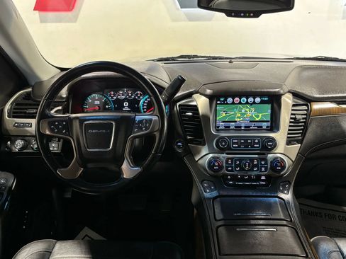 Used 2019 GMC Yukon XL Denali w/ Denali Ultimate Package AWD/4WD image 10