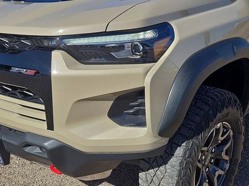 Used 2024 Chevrolet Colorado ZR2 w/ Technology Package image 9